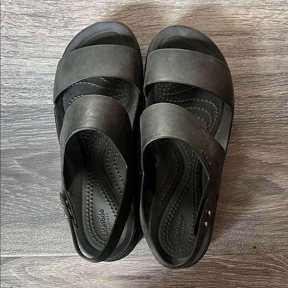 CROCS Brooklyn Low Wedge Sandals - Picture 3 of 4